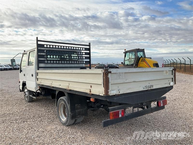Isuzu NPR77-3,5 DC 4x2 Crew Cab Flatbed Truck Kamioni sa otvorenim sandukom