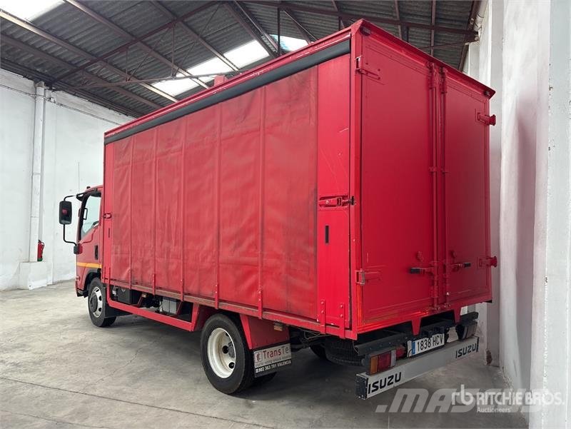 Isuzu NPR85-V 4x2 Van Truck Sanduk kamioni