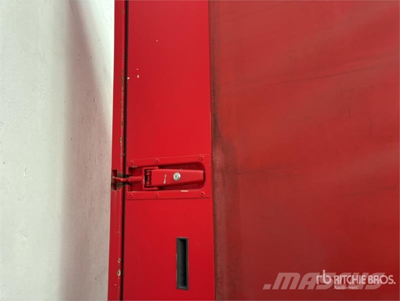 Isuzu NPR85-V 4x2 Van Truck Sanduk kamioni