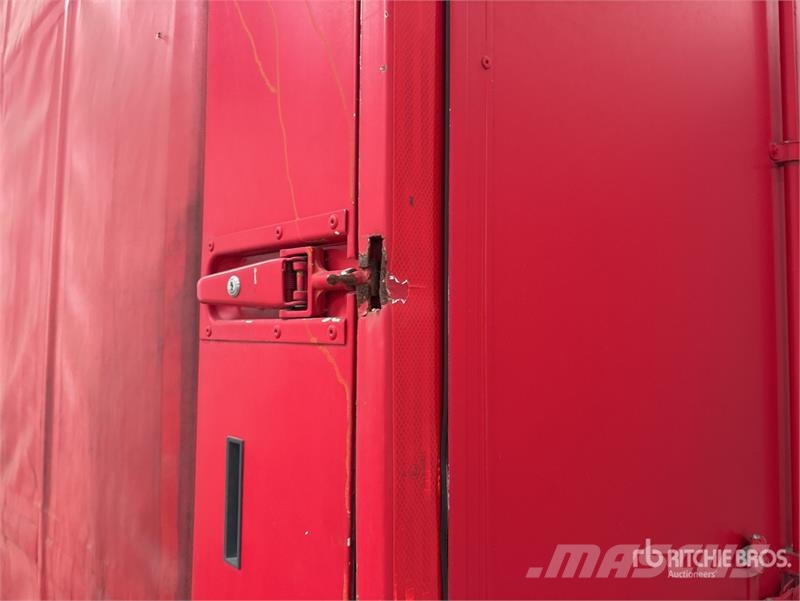 Isuzu NPR85-V 4x2 Van Truck Sanduk kamioni