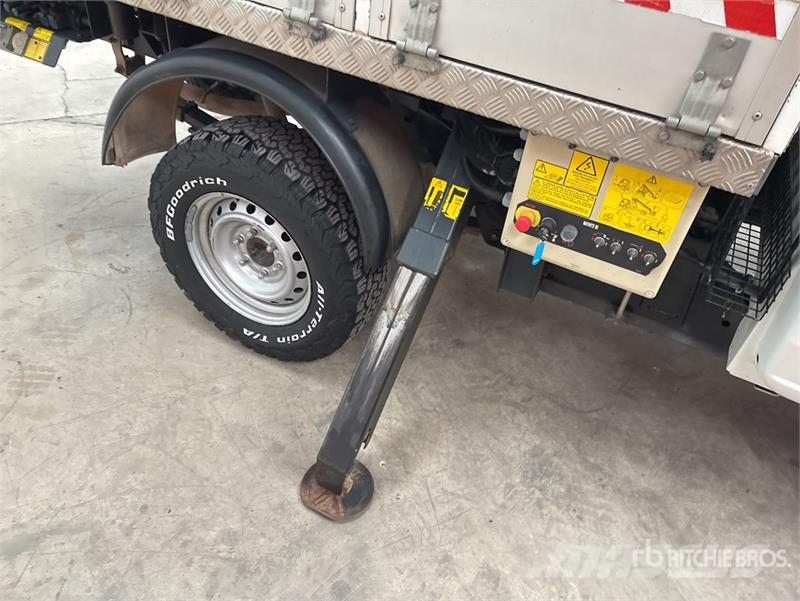 Isuzu on Isuzu D-Max 4x4 Bucket Truck Plataformas sobre camión