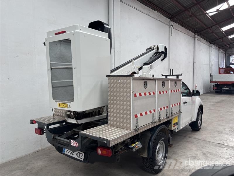 Isuzu on Isuzu D-Max 4x4 Bucket Truck Plataformas sobre camión