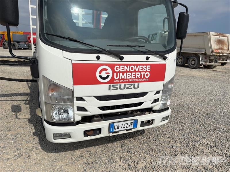 Isuzu PK3400 on Isuzu N1R Boom Truck Kranwagen