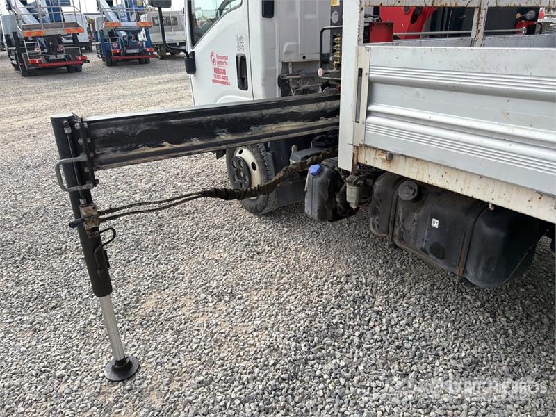 Isuzu PK3400 on Isuzu N1R Boom Truck Kranwagen