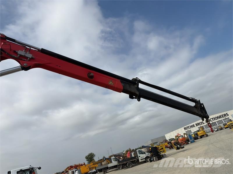 Isuzu PK3400 on Isuzu N1R Boom Truck Kranwagen