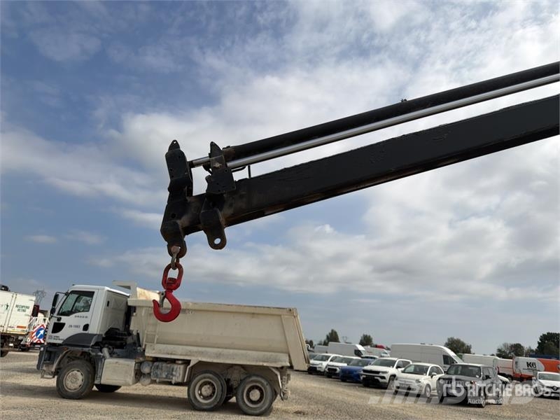Isuzu PK3400 on Isuzu N1R Boom Truck Kranwagen