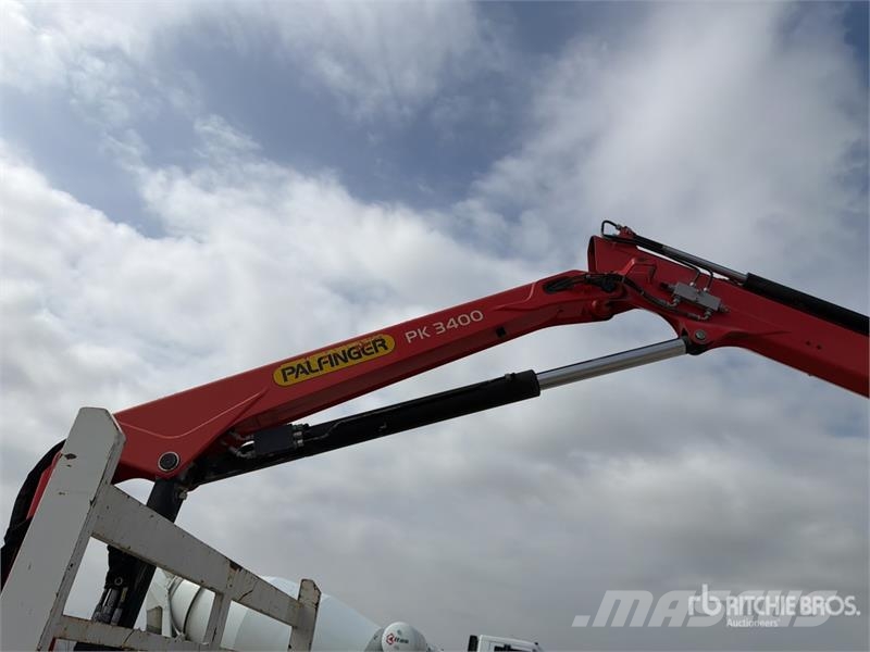 Isuzu PK3400 on Isuzu N1R Boom Truck Kranwagen