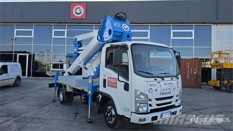 Isuzu Socage 20D 20 m on  Isuzu M21 Bucket Truck المنصات الهوائية المثبتة على شاحنة