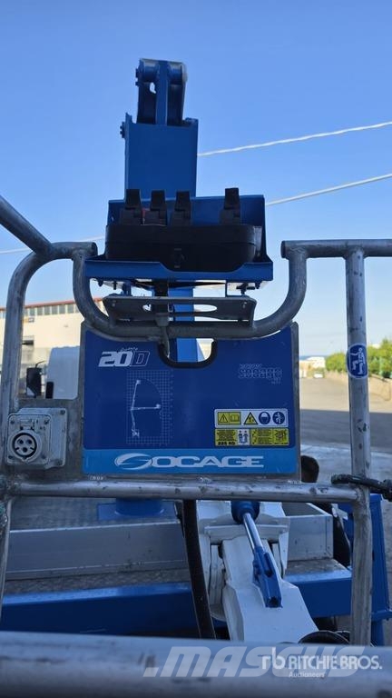 Isuzu Socage 20D 20 m on  Isuzu M21 Bucket Truck المنصات الهوائية المثبتة على شاحنة