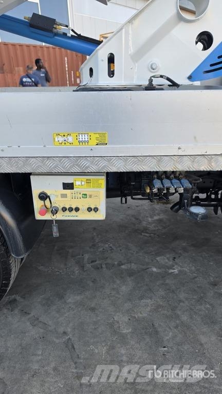 Isuzu Socage 20D 20 m on  Isuzu M21 Bucket Truck المنصات الهوائية المثبتة على شاحنة