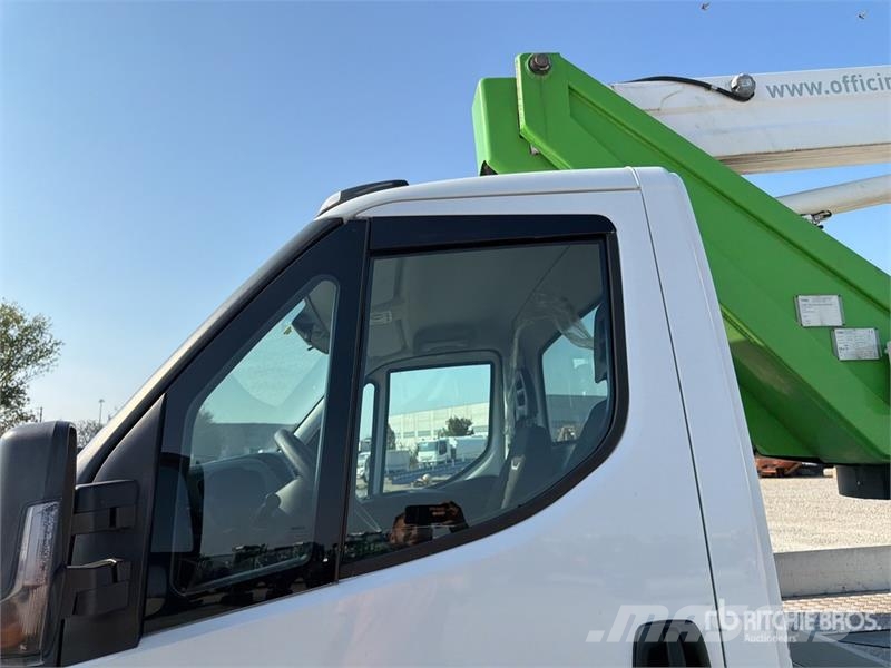 Iveco 19-8,5 HQ 19 m on Iveco Daily 35-140 Bucket Truck LKW-Arbeitsbühnen