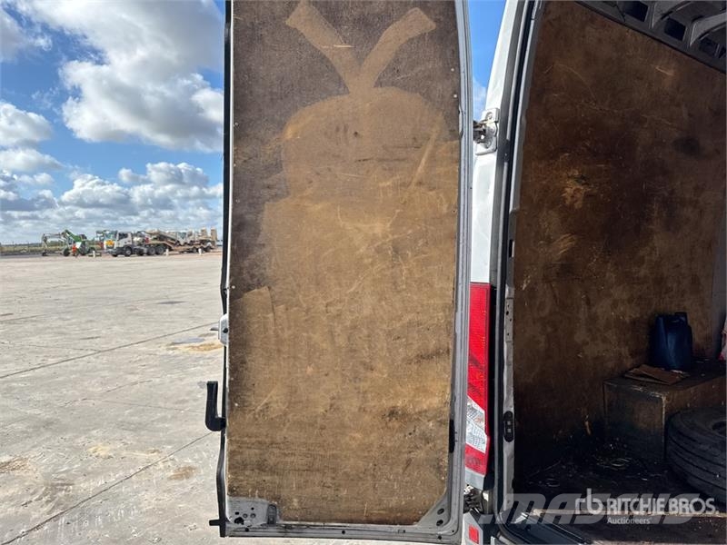 Iveco 35-160 Hi Matic Vans Cargo Van 패널 화물차