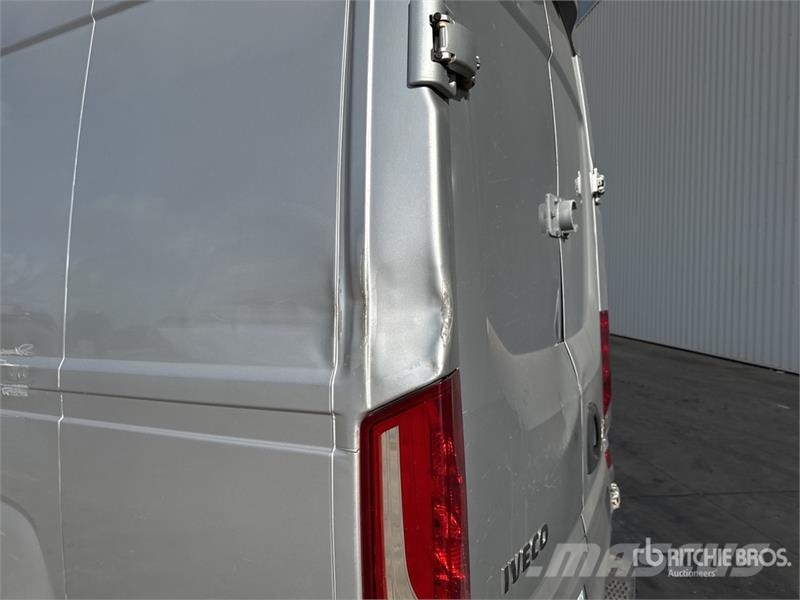 Iveco 35-160 Hi Matic Vans Cargo Van 패널 화물차