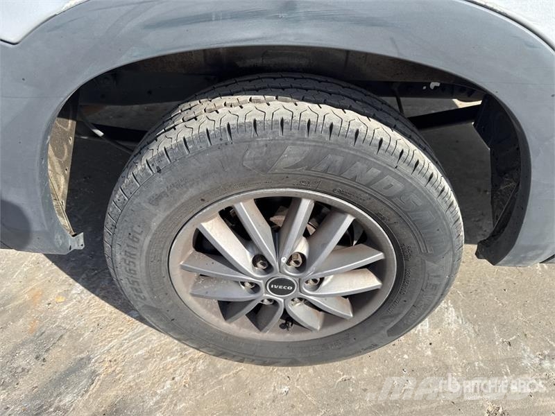 Iveco 35-160 Hi Matic Vans Cargo Van 패널 화물차