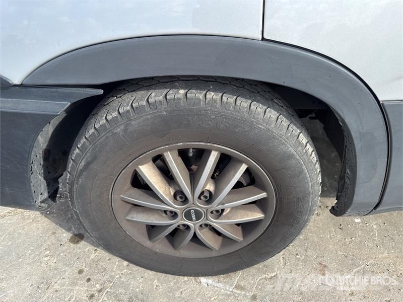 Iveco 35-160 Hi Matic Vans Cargo Van 패널 화물차