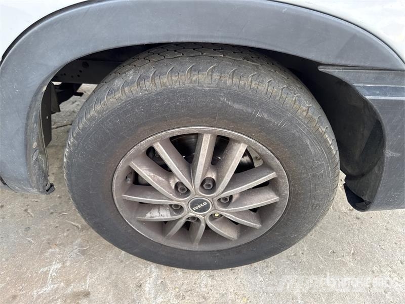 Iveco 35-160 Hi Matic Vans Cargo Van 패널 화물차