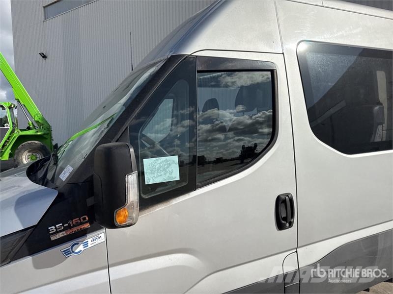 Iveco 35-160 Hi Matic Vans Cargo Van 패널 화물차