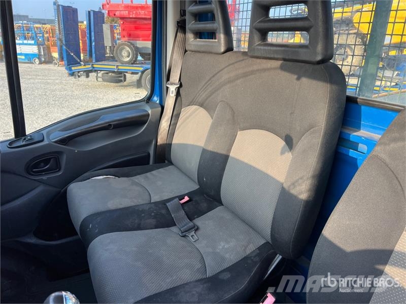 Iveco 35C11 Flatbed Truck Platós / Ponyvás teherautók