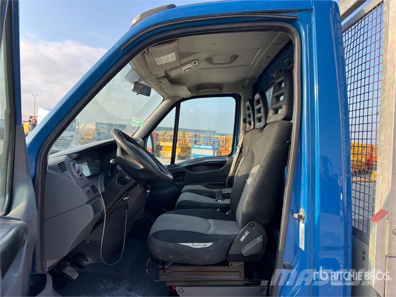 Iveco 35C11 Flatbed Truck Platós / Ponyvás teherautók