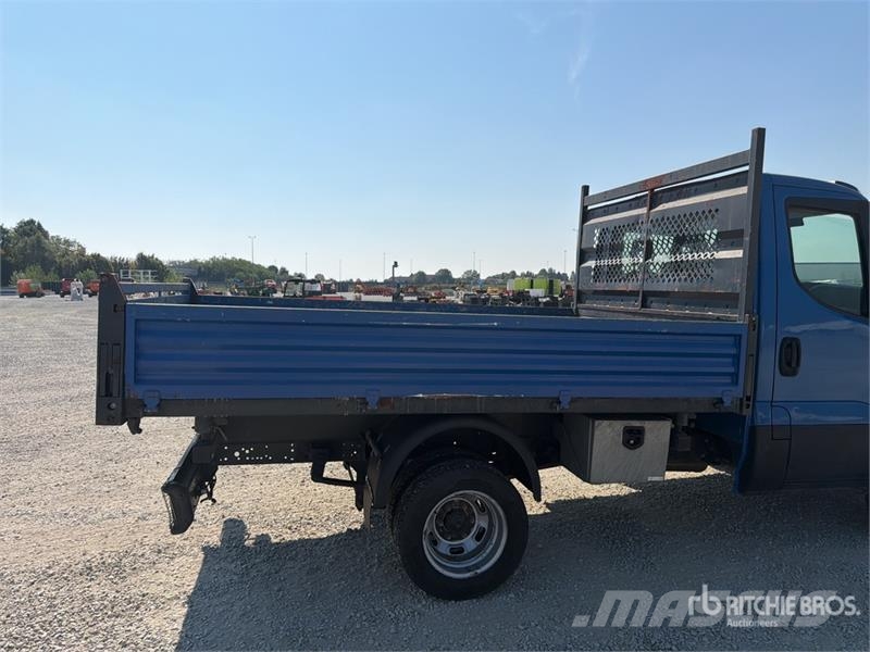 Iveco 35C12 Dump Truck (Inoperable) Sklápěče