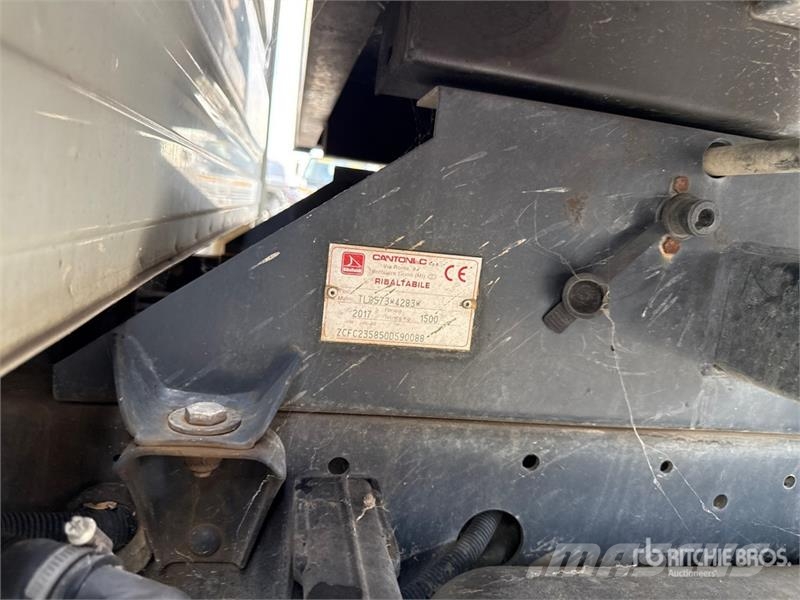 Iveco 35C12 Dump Truck (Inoperable) Tipper trucks