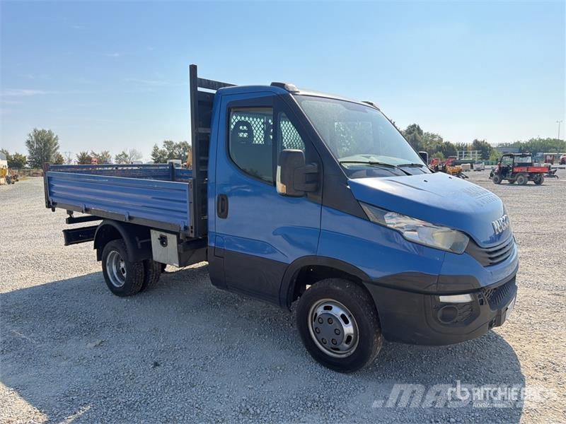 Iveco 35C12 Dump Truck (Inoperable) Sklápěče