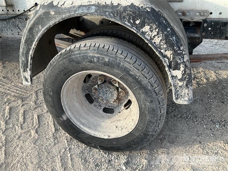 Iveco 35C14 4x2 Crew Cab Camion Benne Double Cabine Dump Camion benne