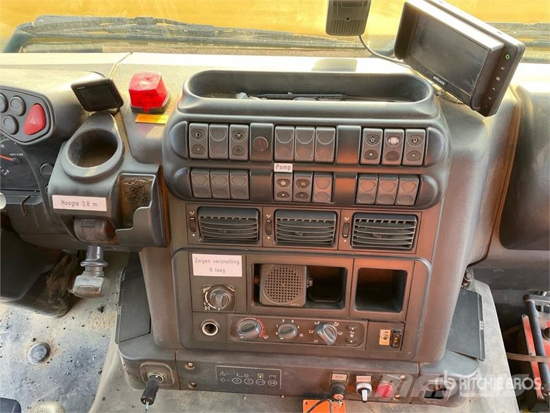 Iveco 450 6x4 Vacuum Excavator Truck Combi / vacuum trucks