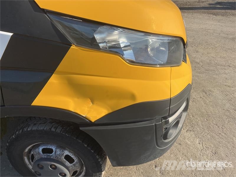 Iveco 50 C17 4x2 Service Truck Комбинированные дорожные машины