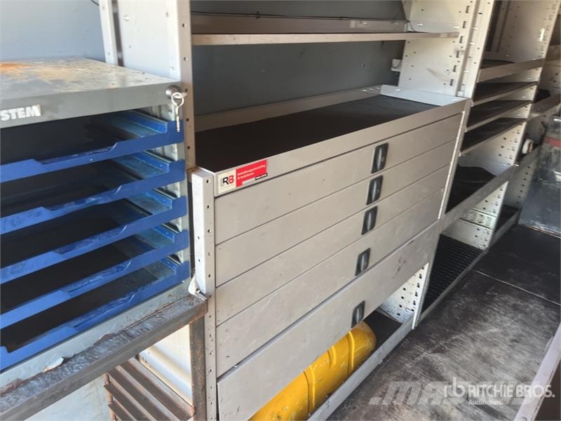 Iveco 50 C17 4x2 Service Truck Комбинированные дорожные машины