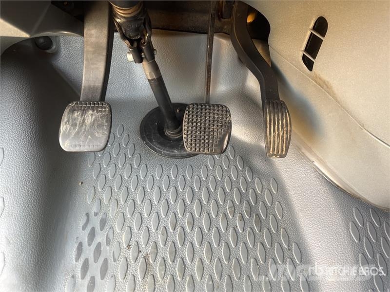 Iveco 50C35 4x2 Service Truck (Inoperable) Комбинированные дорожные машины