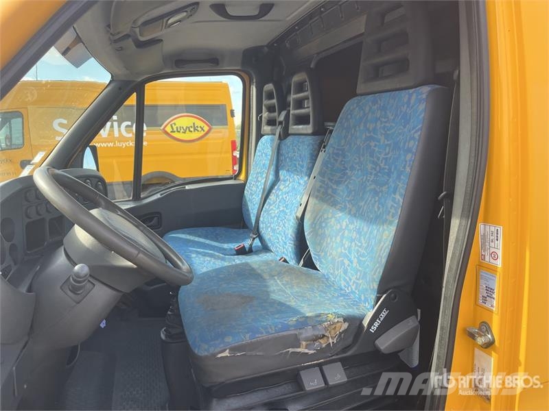 Iveco 50C35 4x2 Service Truck (Inoperable) Комбинированные дорожные машины