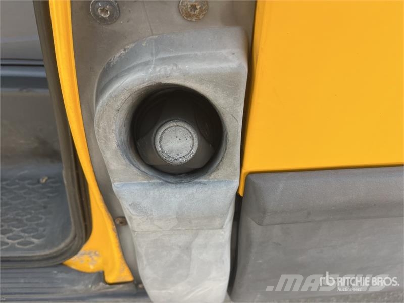 Iveco 50C35 4x2 Service Truck (Inoperable) Комбинированные дорожные машины