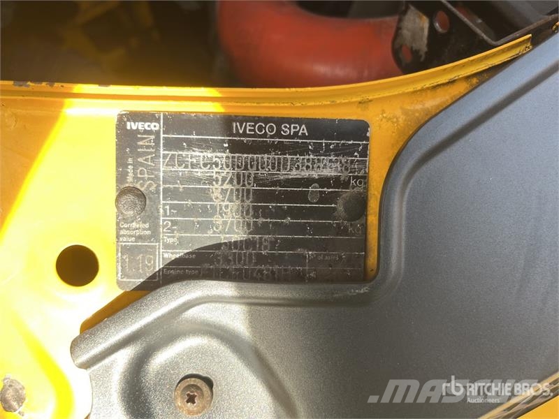Iveco 50C35 4x2 Service Truck (Inoperable) Комбинированные дорожные машины