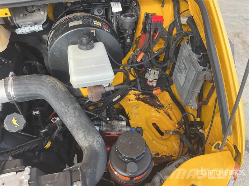 Iveco 50C35 4x2 Service Truck (Inoperable) Комбинированные дорожные машины