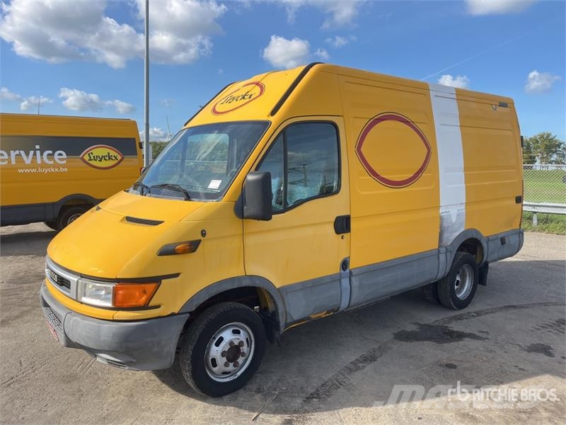 Iveco 50C35 4x2 Service Truck (Inoperable) Комбинированные дорожные машины