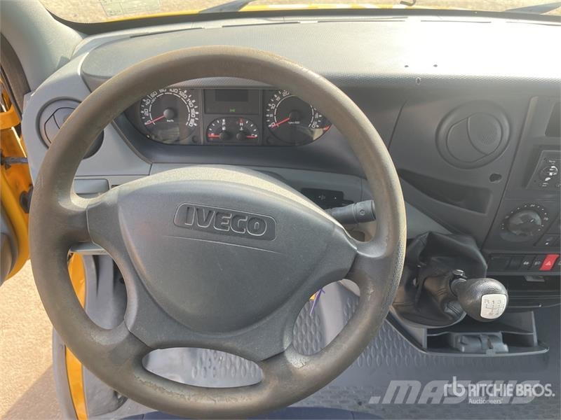 Iveco 50C35 4x2 Service Truck (Inoperable) Комбинированные дорожные машины