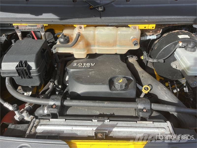 Iveco 50C35 4x2 Service Truck (Inoperable) Комбинированные дорожные машины