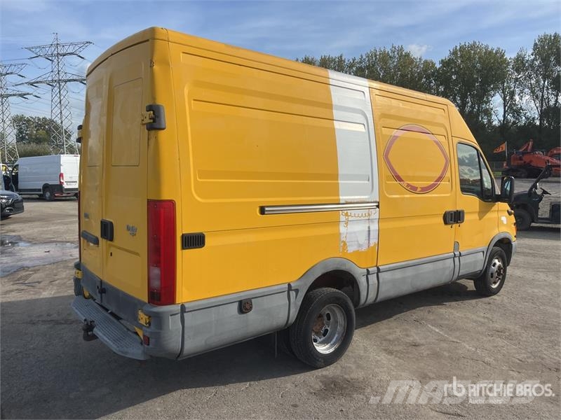 Iveco 50C35 4x2 Service Truck (Inoperable) Комбинированные дорожные машины