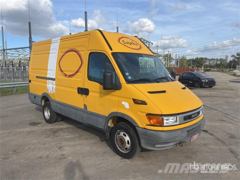 Iveco 50C35 4x2 Service Truck (Inoperable) Комбинированные дорожные машины