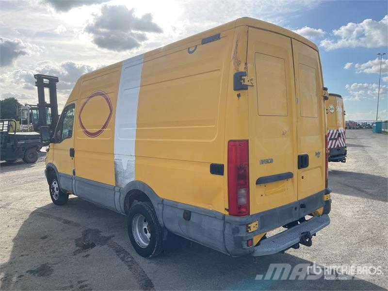 Iveco 50C35 4x2 Service Truck (Inoperable) Комбинированные дорожные машины