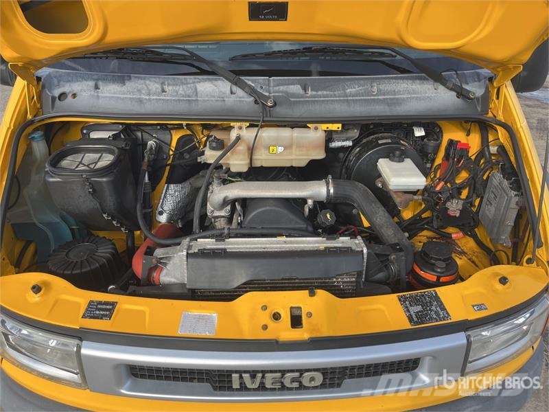 Iveco 50C35 4x2 Service Truck (Inoperable) Комбинированные дорожные машины