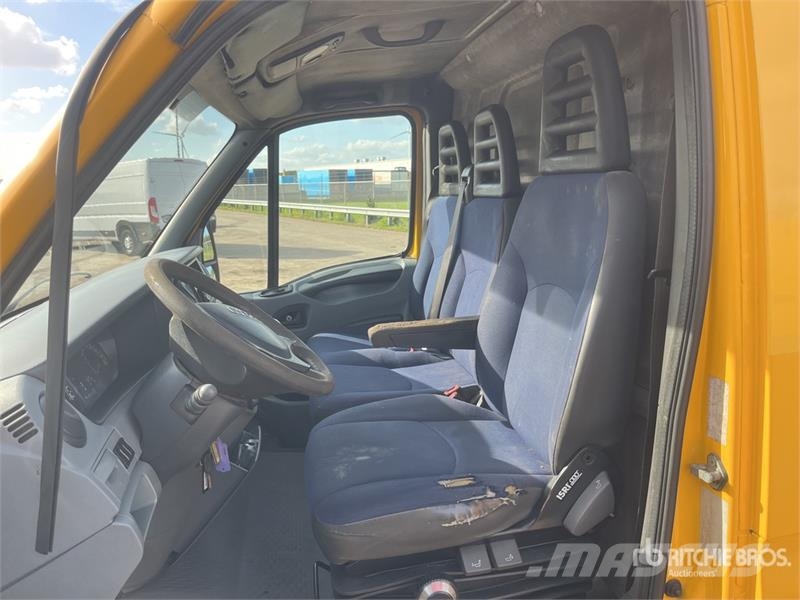 Iveco 50C35 4x2 Service Truck (Inoperable) Комбинированные дорожные машины