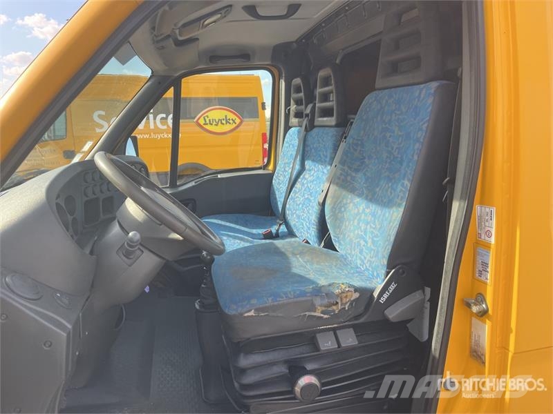 Iveco 50C35 4x2 Service Truck (Inoperable) Комбинированные дорожные машины