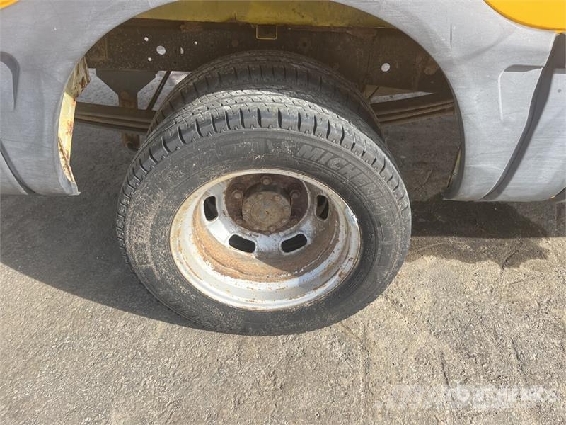 Iveco 50C35 4x2 Service Truck (Inoperable) Комбинированные дорожные машины