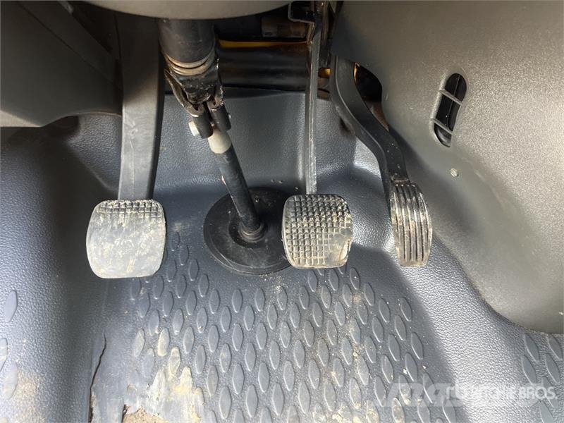 Iveco 50C35 4x2 Service Truck (Inoperable) Комбинированные дорожные машины