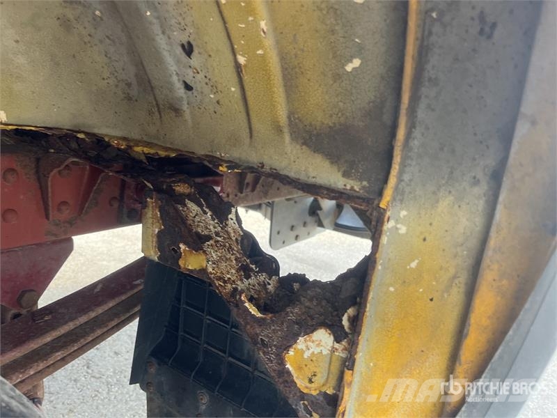 Iveco 50C35 4x2 Service Truck (Inoperable) Комбинированные дорожные машины