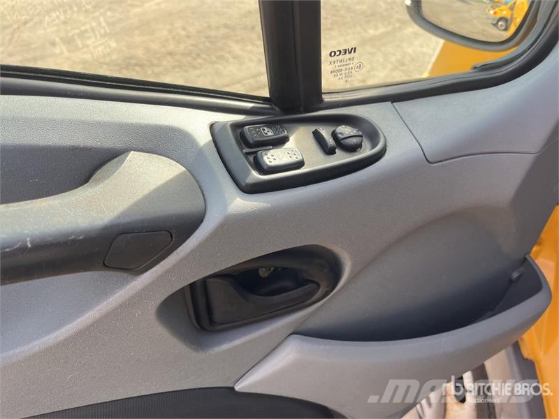 Iveco 50C35 4x2 Service Truck (Inoperable) Комбинированные дорожные машины
