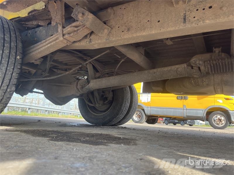 Iveco 50C35 4x2 Service Truck (Inoperable) Комбинированные дорожные машины