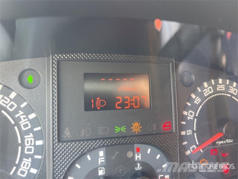 Iveco 50C35 4x2 Service Truck (Inoperable) Комбинированные дорожные машины